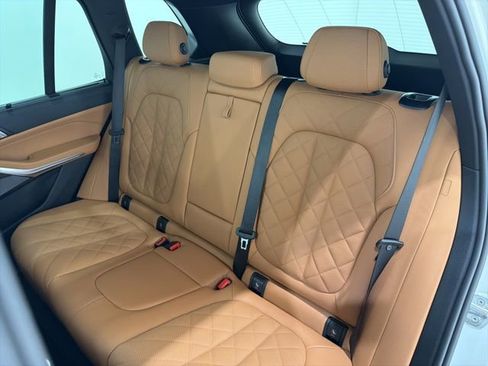 Used 2026 BMW X5 xDrive40i w/ Climate Comfort Package AWD/4WD image 16