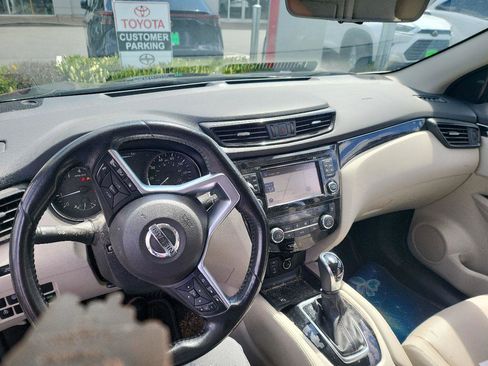 Used 2017 Nissan Rogue Sport SL w/ SL Premium Package image 6