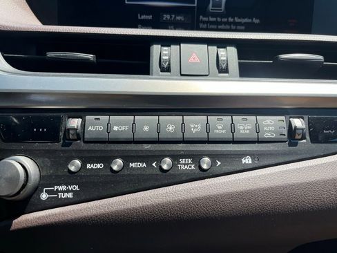Used 2021 Lexus ES 250 w/ Premium Package AWD/4WD image 16