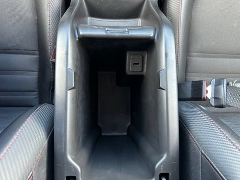 Used 2015 GMC Canyon SLE w/ All-Terrain Package AWD/4WD image 8