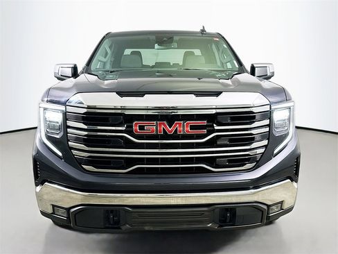 Used 2024 GMC Sierra 1500 SLT image 2