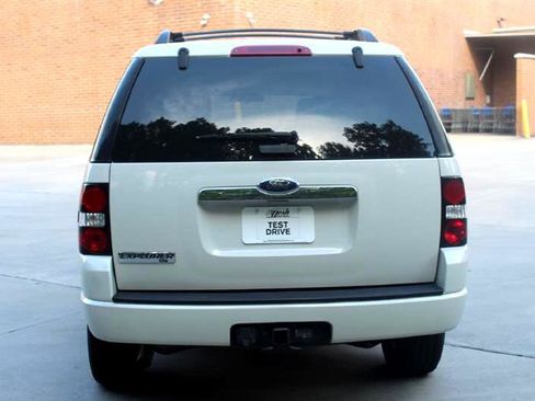 Used 2010 Ford Explorer XLT image 7