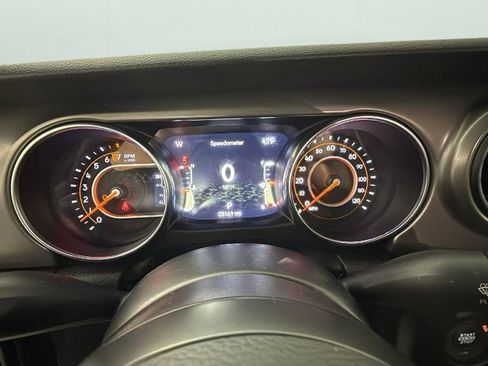 Used 2022 Jeep Gladiator Sport image 19