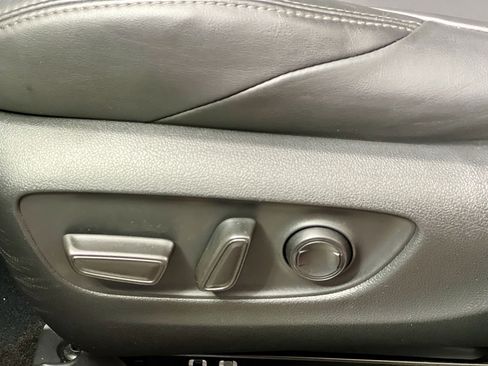Used 2024 Toyota Venza Nightshade AWD/4WD image 15
