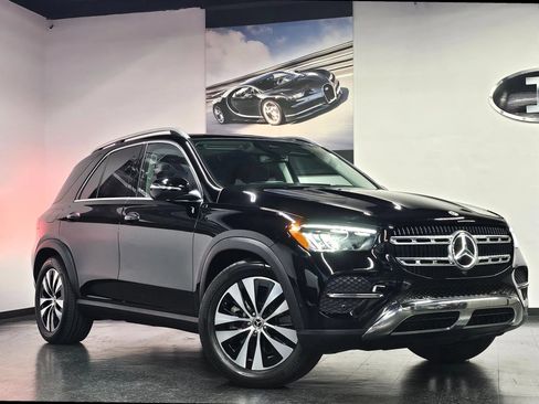 Used 2026 Mercedes-Benz GLE 450e 4MATIC image 1