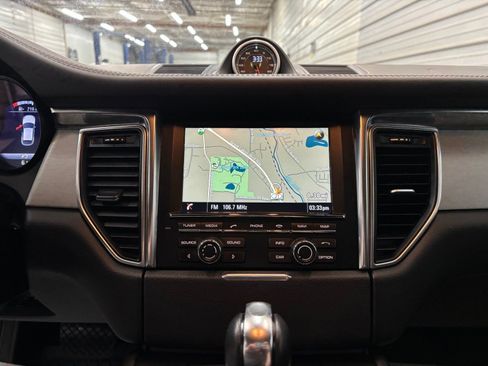 Used 2015 Porsche Macan Turbo AWD/4WD image 20