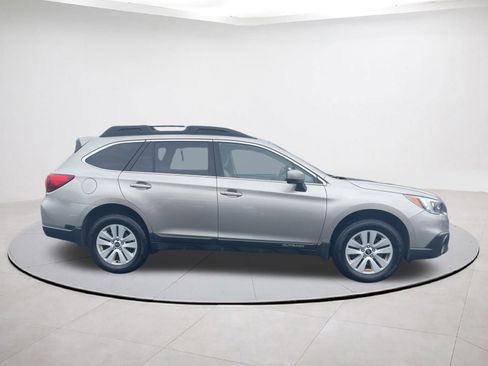 Used 2015 Subaru Outback 2.5i Premium image 6