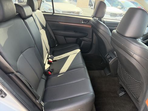 Used 2014 Subaru Outback 2.5i Limited AWD/4WD image 16
