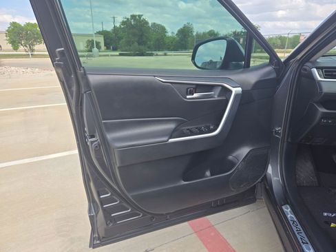 Used 2023 Toyota RAV4 XLE w/ Convenience Package FWD image 12