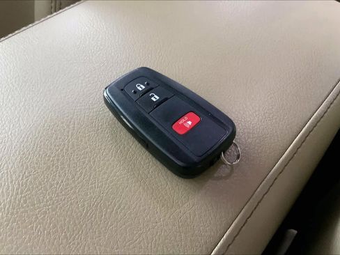 Used 2024 Toyota 4Runner Limited RWD image 15