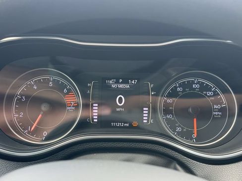 Used 2019 Jeep Cherokee Latitude w/ Popular Appearance Group FWD image 25