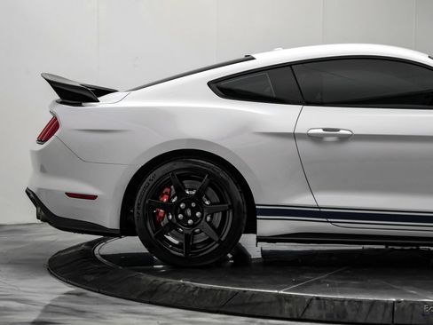 Used 2019 Ford Mustang Shelby GT350R w/ GT350R Equipment Group 920A RWD image 21