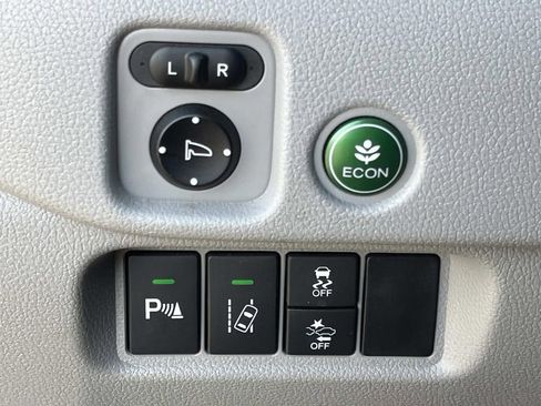 Used 2017 Honda Pilot Touring image 30