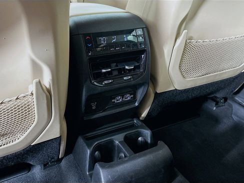 Used 2022 Jeep Grand Cherokee L Limited w/ Luxury Tech Group II image 25