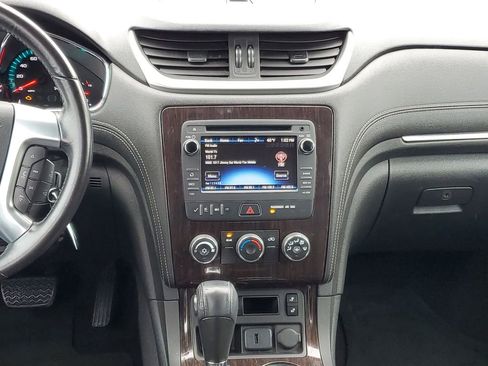 Used 2015 Chevrolet Traverse LT w/ Style and Technology Package image 23