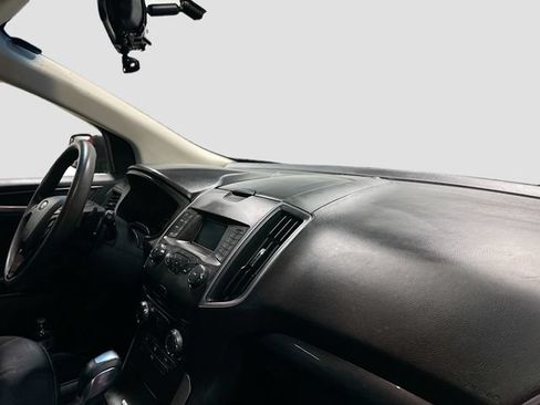 Used 2018 Ford Edge SE AWD/4WD image 26