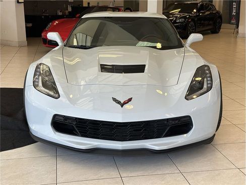 Used 2019 Chevrolet Corvette Grand Sport image 2