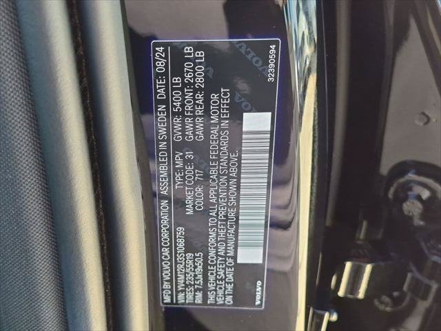Used 2025 Volvo XC60 B5 Core w/ Protection Package Premier AWD/4WD image 28