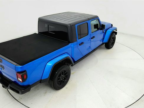 Used 2022 Jeep Gladiator Sport AWD/4WD image 17