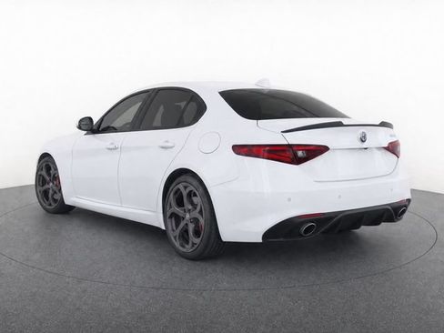 Used 2019 Alfa Romeo Giulia w/ Quick Order Package 22K Sport RWD image 7