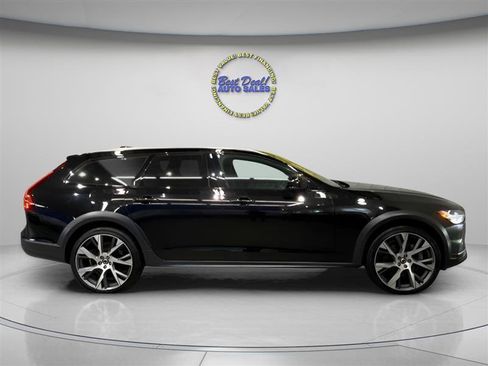 Used 2022 Volvo V90 B6 Cross Country AWD/4WD image 6