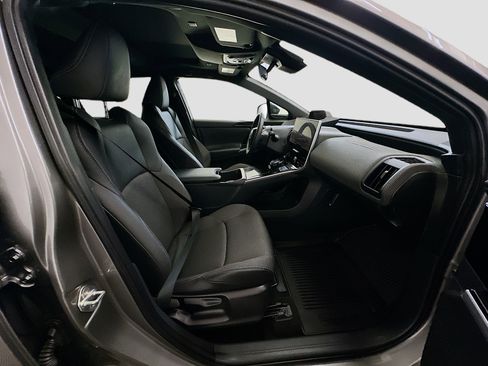 Used 2024 Toyota bZ4X XLE w/ Weather Package image 34