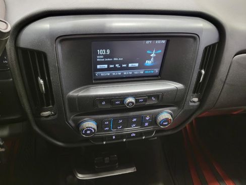 Used 2017 Chevrolet Silverado 1500 Custom w/ Custom Convenience Package AWD/4WD image 7