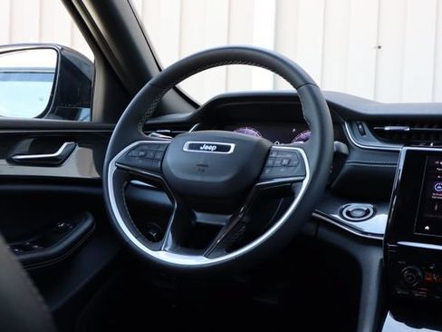 Certified 2023 Jeep Grand Cherokee Altitude AWD/4WD image 42