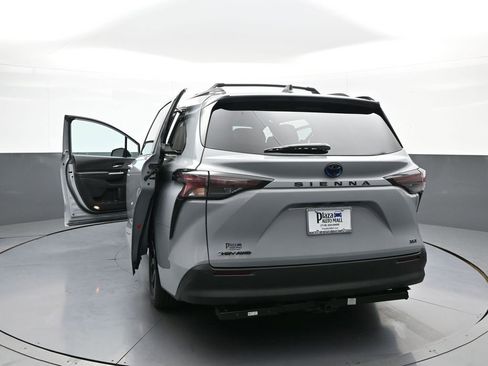 Used 2025 Toyota Sienna XLE Woodland Edition AWD/4WD image 49