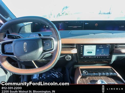New 2025 Lincoln Navigator L Reserve image 11