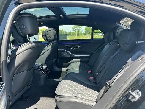 Used 2025 Mercedes-Benz S 580 4MATIC Sedan image 25