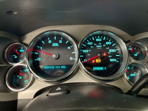 Used 2007 Chevrolet Silverado 2500 LT w/ 2LT Convenience Package AWD/4WD image 12