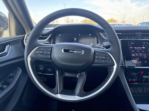 New 2025 Jeep Grand Cherokee Altitude AWD/4WD image 22
