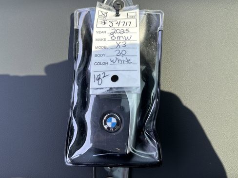 Used 2025 BMW X3 xDrive30i w/ Premium Package image 34