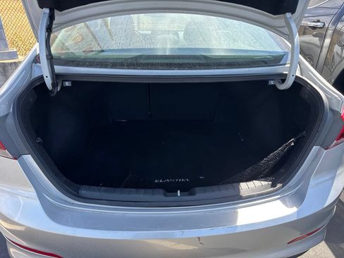 Used 2017 Hyundai Elantra Limited FWD image 24