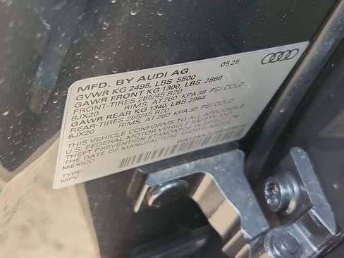 Used 2025 Audi Q5 Premium Plus w/ Premium Plus AWD/4WD image 11