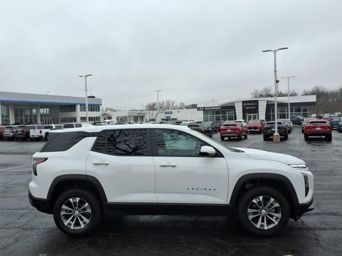 Used 2025 Chevrolet Equinox LT image 8