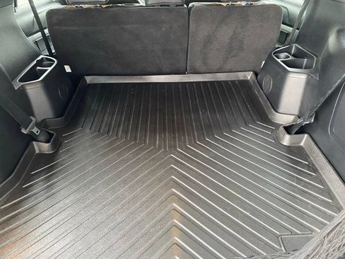 Used 2016 Ford Explorer XLT w/ Equipment Group 202A image 32