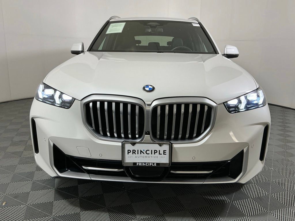 Certified 2024 BMW X5 xDrive40i w/ Parking Assistance Package AWD/4WD image 3