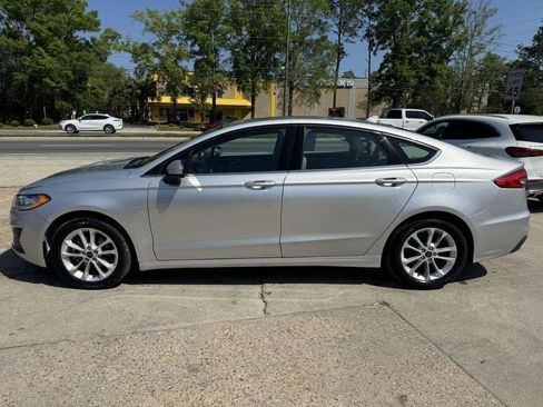 Used 2019 Ford Fusion SE FWD image 8
