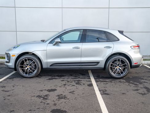 New 2026 Porsche Macan image 2