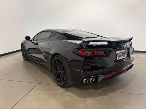 Used 2021 Chevrolet Corvette Stingray Coupe w/ Z51 Performance Package RWD image 6