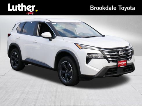 Used 2024 Nissan Rogue SV AWD/4WD image 1