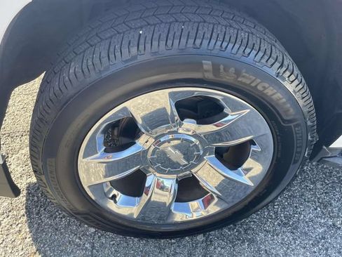 Used 2020 Chevrolet Tahoe LT RWD image 11