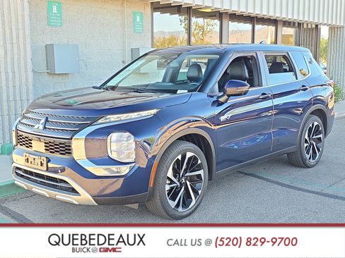Used 2023 Mitsubishi Outlander SE AWD/4WD image 3