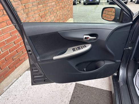 Used 2012 Toyota Corolla S FWD image 33