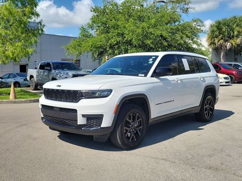 Used 2024 Jeep Grand Cherokee L Altitude RWD image 31