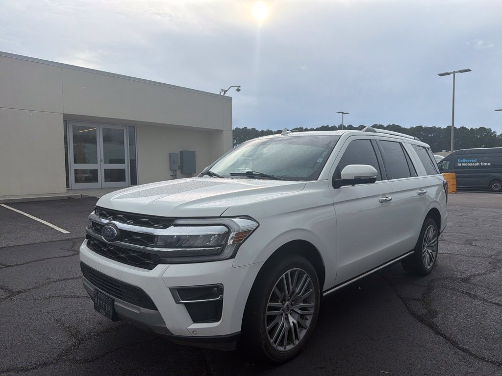 Used 2022 Ford Expedition Limited RWD image 2