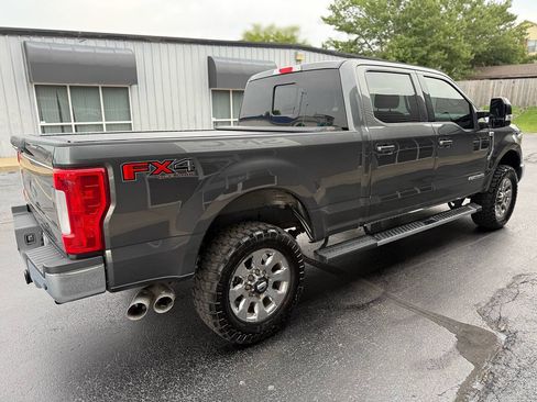 Used 2017 Ford F250 Lariat w/ Lariat Value Package AWD/4WD image 6