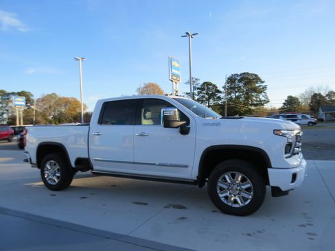 New 2026 Chevrolet Silverado 2500 High Country w/ High Country Premium Package image 7